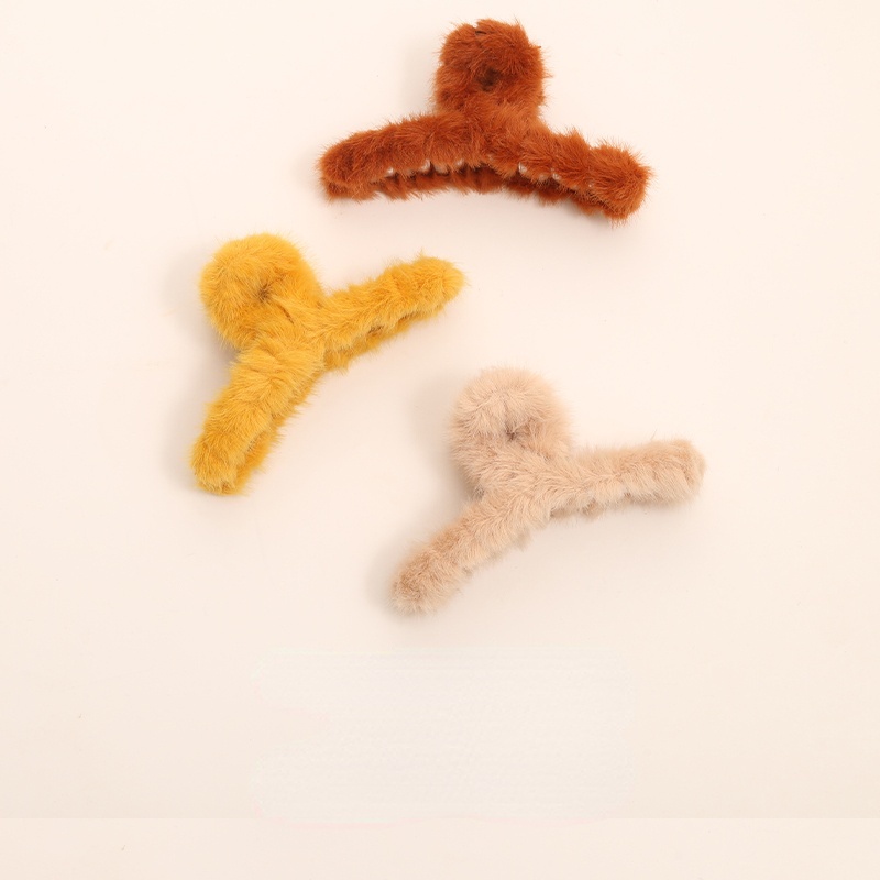 Kẹp tóc phủ lông thời trang thu đông Hàn Quốc 2021