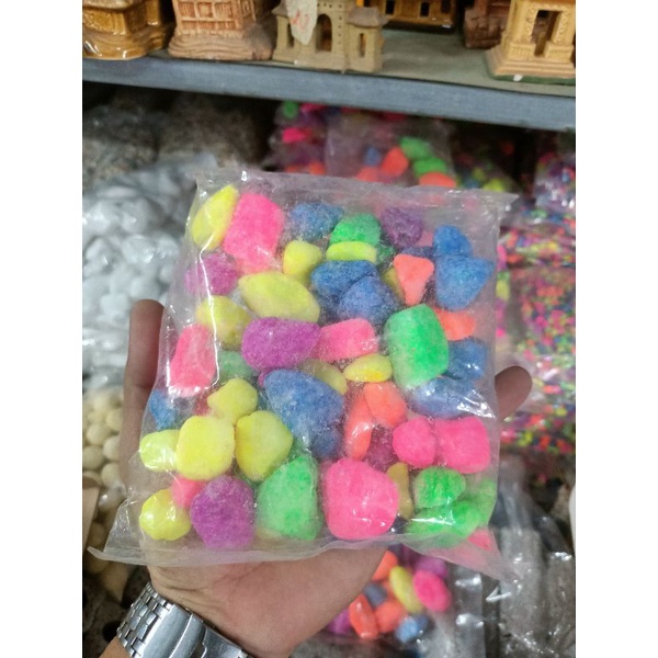 ĐÁ MÀU TRANG TRÍ BỂ CÁ , SỎI  TRANG TRÍ HỒ CÁ , SỎI MÀU