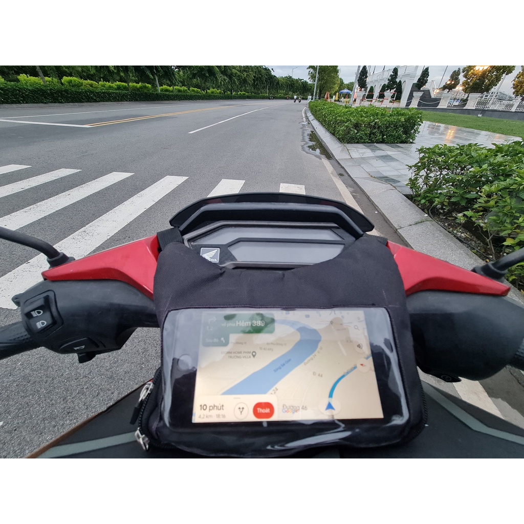 Túi treo xe máy chạy Grab, shipper giao hàng-Túi treo đầu xe máy ZDK cao cấp cảm ứng điện thoại có lỗ sạc pin
