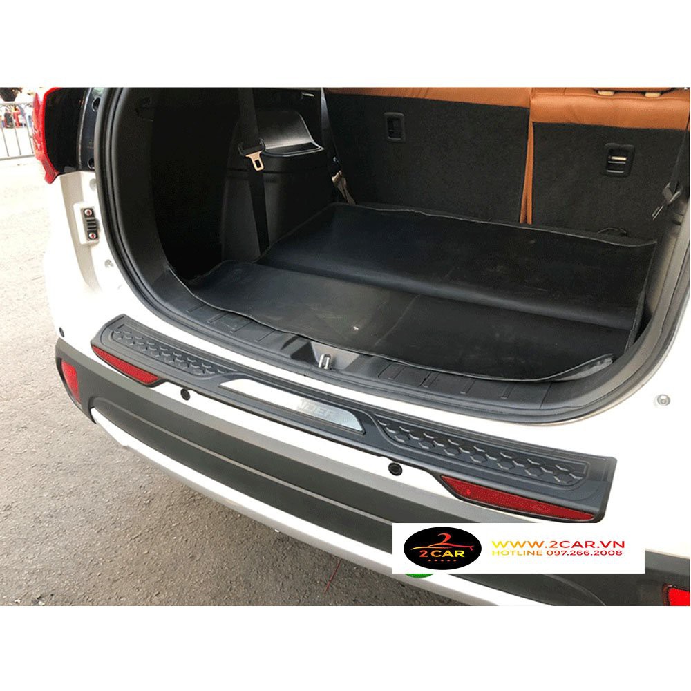 Ốp Chống Trầy Cốp Ngoài Xe Outlander 2016- 2021, 2022, 2023 loại nhựa 3D cao cấp có đèn phản quang