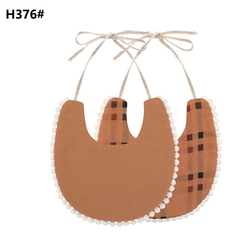 Yếm ăn có viền ren xinh xắn dành cho bé