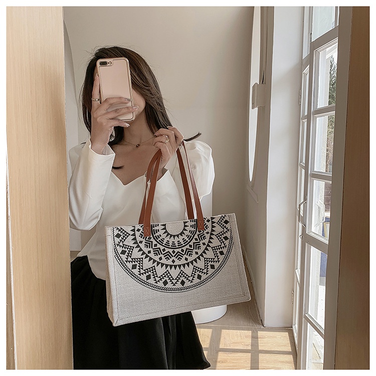 Túi Tote vải bố đi biển - In chữ Hello Weekend và Họa tiết Trống Đồng (Mẫu mới Hot)