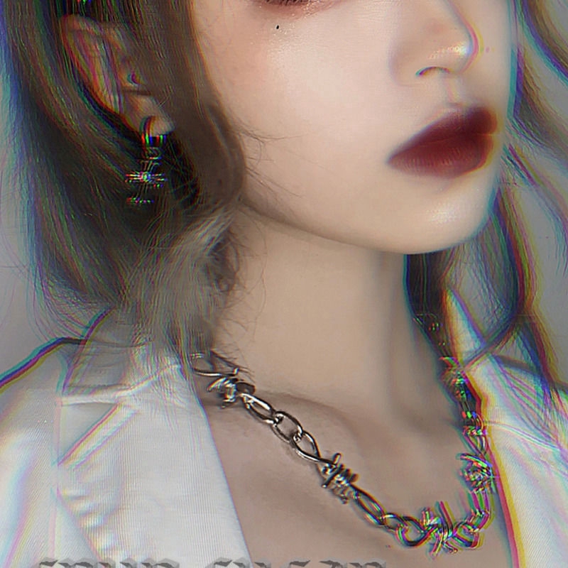 Dây chuyền thiết kế gai phong cách hip hop sành điệu