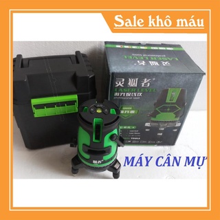 Máy bắn cốt laser 5 tia xanh phát ra 4 tia laser màu xanh đứng vuông góc với 1 tia laser ngang và 1 chấm dọi định vị