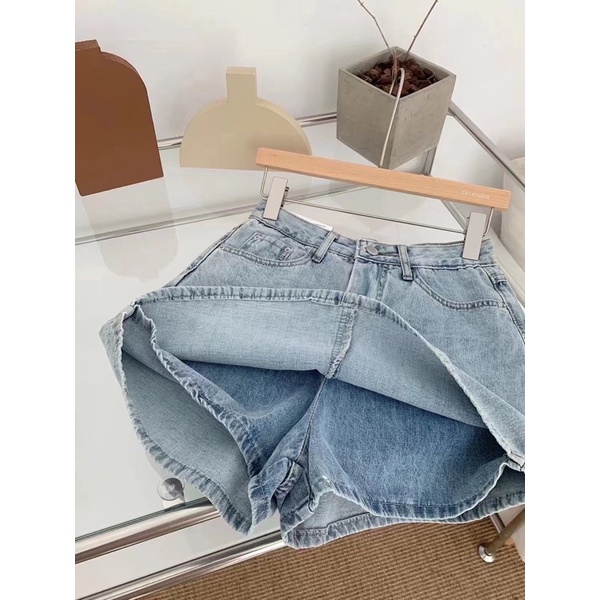 𝐙𝐢𝐧𝐧𝐢𝐚/𝐐𝐮𝐚̂̀𝐧 𝐬𝐡𝐨𝐫𝐭𝐬 𝐯𝐚́𝐲 𝐝𝐞𝐧𝐢𝐦 𝐧𝐚̆𝐧𝐠 đ𝐨̣̂𝐧𝐠 𝐦𝐮̀𝐚 𝐡𝐞̀