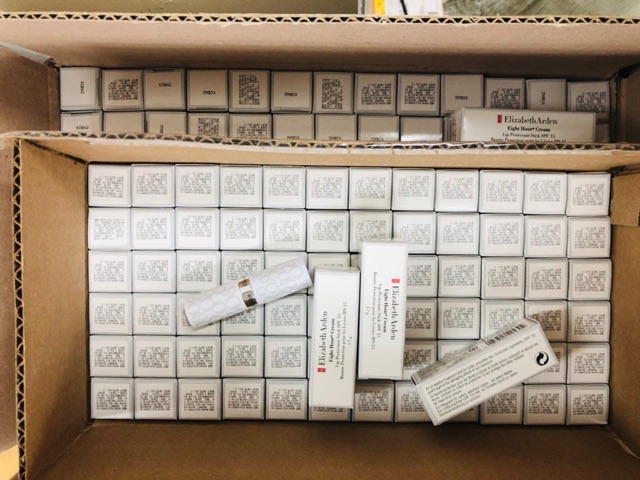 Son dưỡng môi có chống nắng Elizabeth Arden Eight Hour Lip Protectant Stick SPF 15 | BigBuy360 - bigbuy360.vn