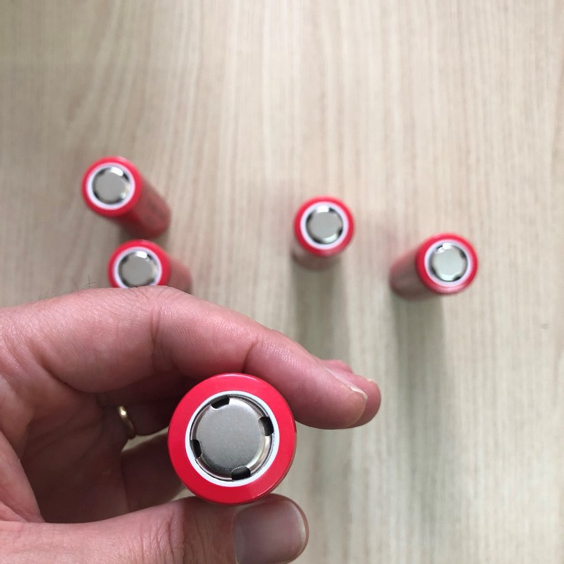 Pin sạc Ultrafire 26650 cỡ to, pin lithium cao cấp