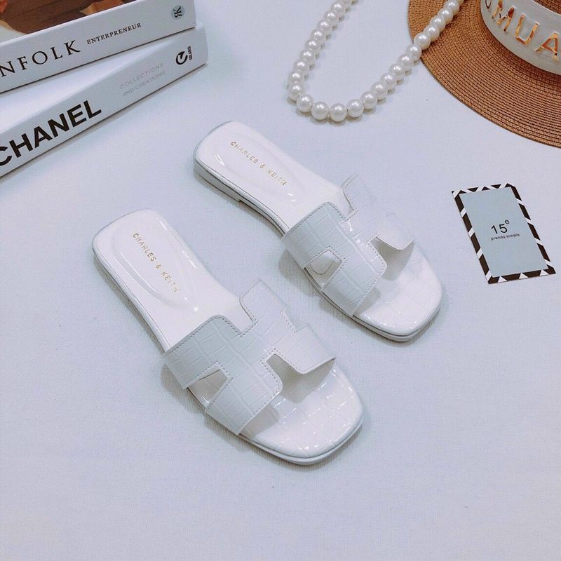 Dép Bản Chữ H Kiểu HM Đế Xẹp Vân Da Bóng Kháng Nước Hàng Cao Cấp Lên Chân Cực Xinh. Chuẩn Form