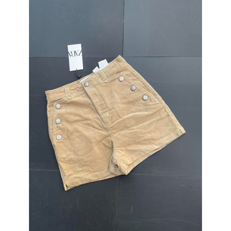 Quần short nhung cho mùa Thu Đông cực đẹp, hàng dư xịn nên form chuẩn