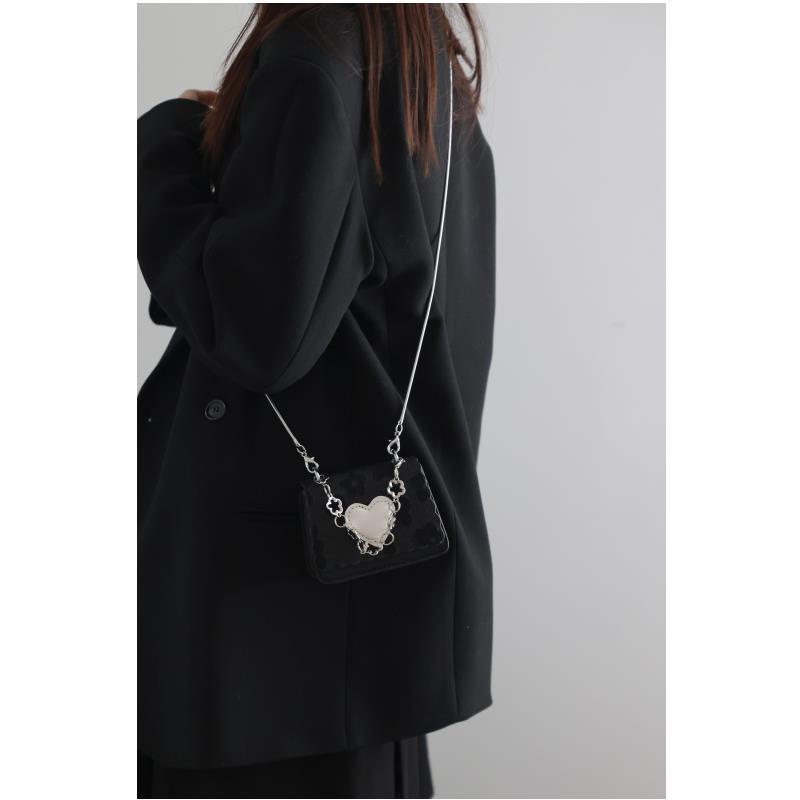 Túi Xách Mini Màu Đen Phối Dây Xích Đơn Giản Xinh Xắn