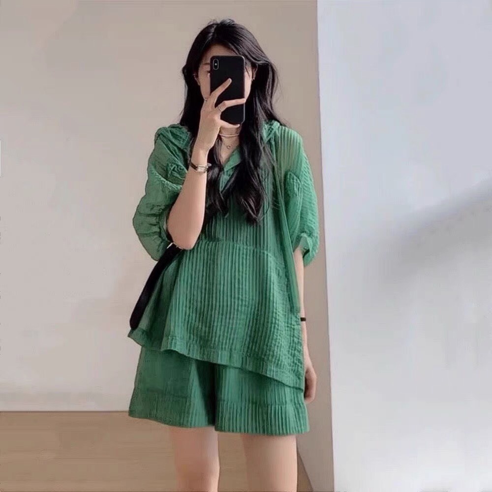 Set bộ nữ đi biển NIG DU, Bộ đồ nữ quần sooc áo có mũ tay lửng cao cấp