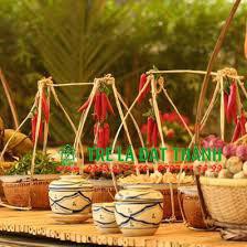 Quang gánh tre trang trí giá rẻ cho nhà hàng quán ăn, gồm 2 thúng 1 đòn, 2 giắng gánh