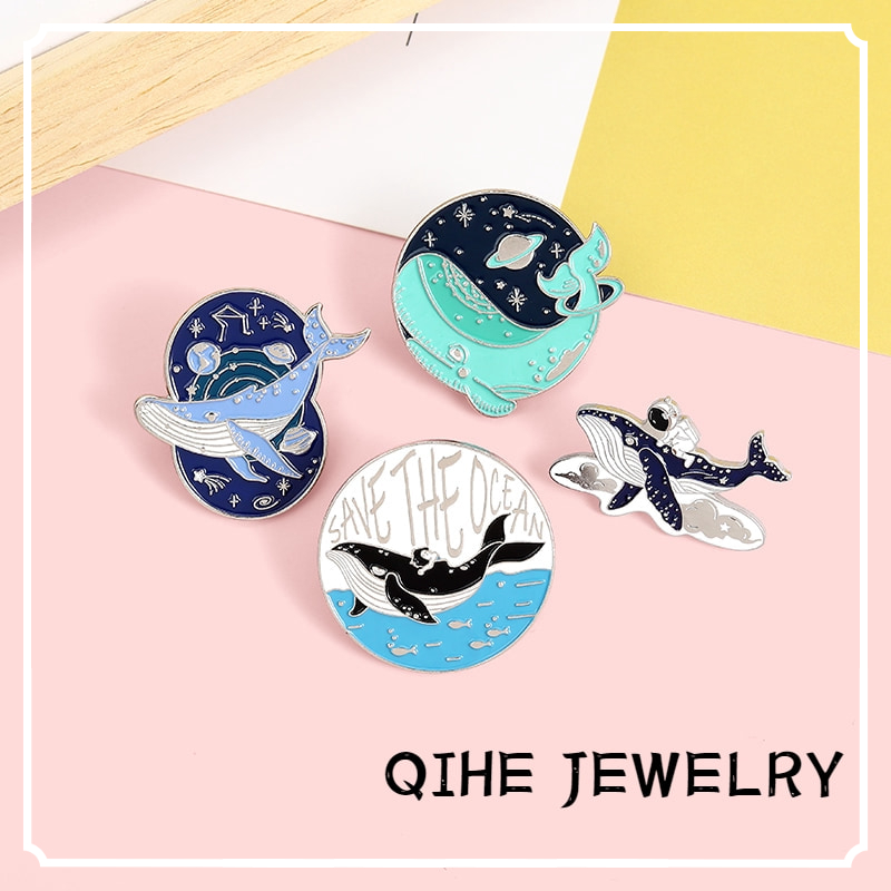 Trâm cài áo QIHE JEWELRY hình hành tinh và cá voi làm từ hợp kim lãng mạn