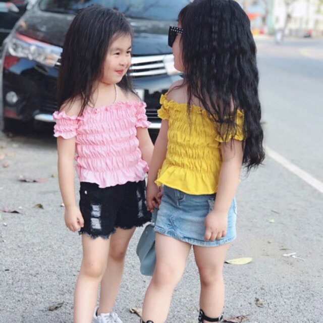 Áo trễ vai bé gái