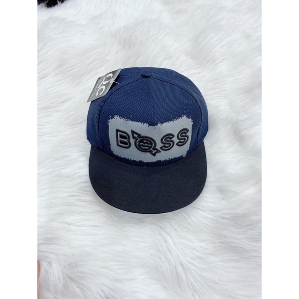 Mũ bé trai Batman . Mũi phớt đầu bằng