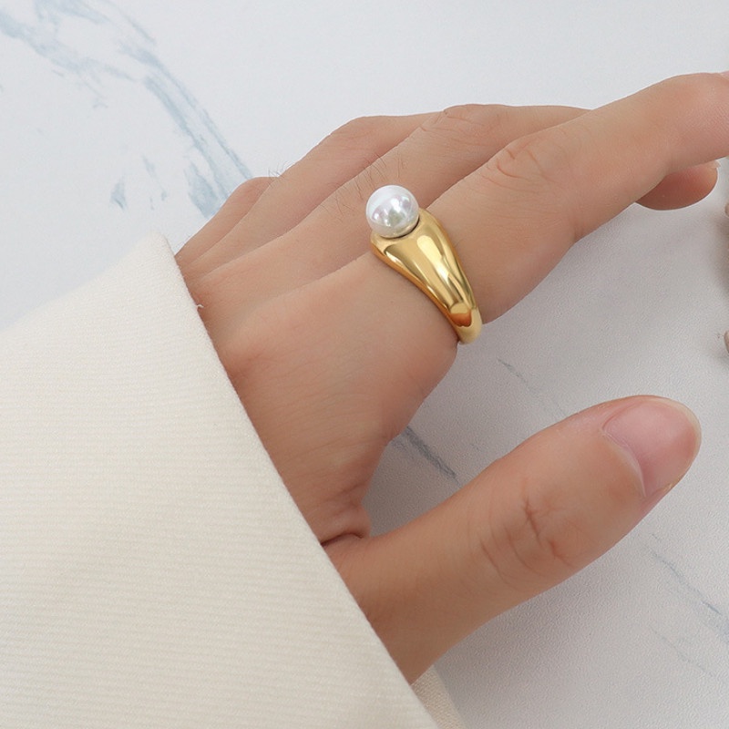 Nhẫn Nữ Sang Trọng Titan Ko Đen TT 4199