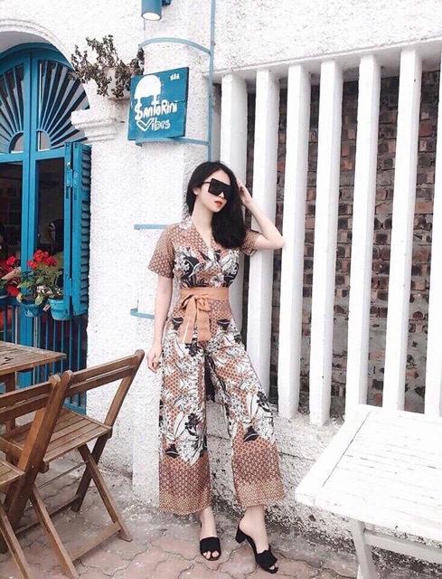 JUMPSUIT DÀI CỔ VEST IN HOA VĂN