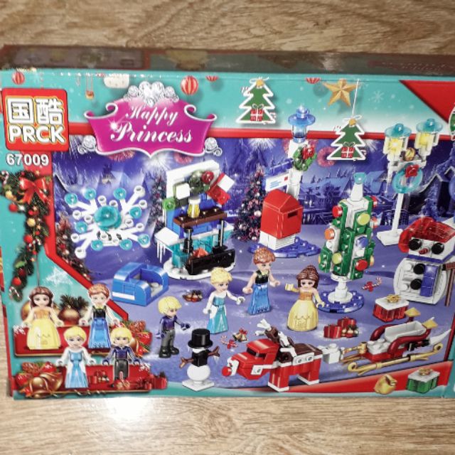 Lắp ráp 1 hộp LegoHappy Princess 67009 có nhiều chi tiết bằng nhựa ABS