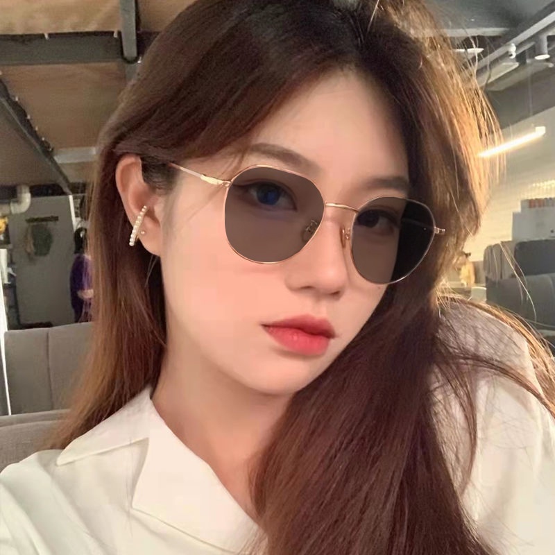 Mắt Kính Chống Bức Xạ Quang Học Thời Trang Cho Nữ