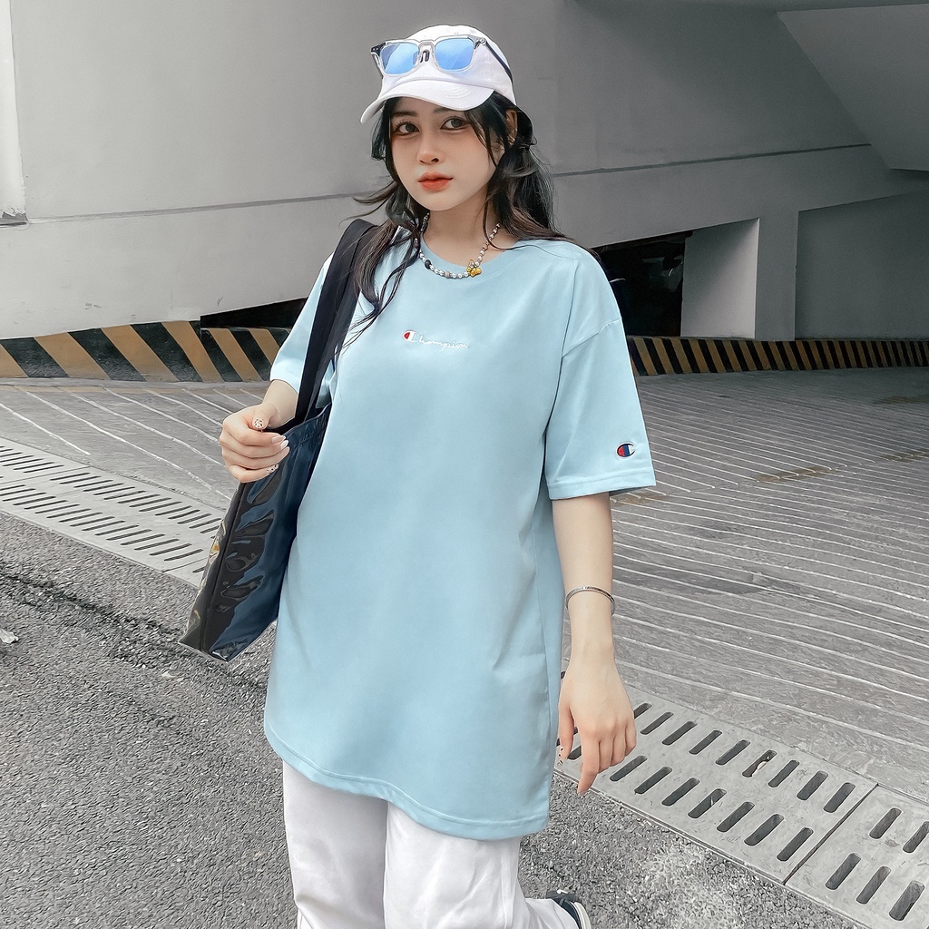 Áo Thun Champion Xanh Da Trời Thêu Chữ Màu Trắng Ở Giữa Chất Liệu 100% Cotton Thoáng Mát Form Rộng Thoải Mái