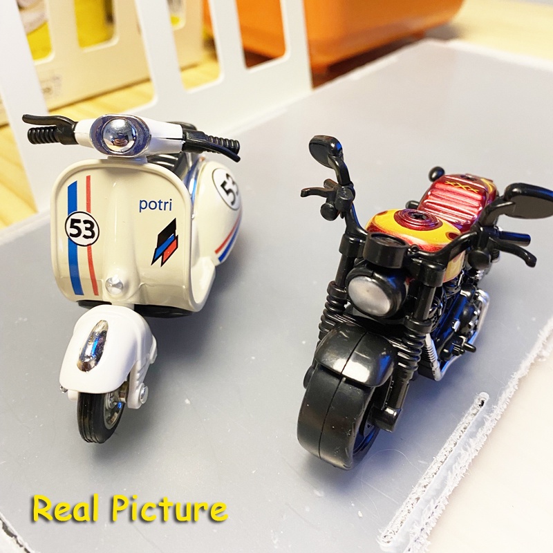 Mô Hình Xe Vespa Phong Cách Retro Sống Động