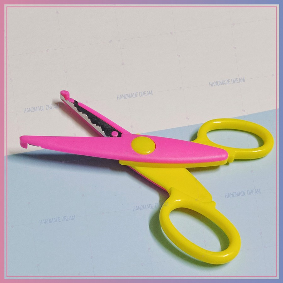 Kéo răng cưa cắt giấy trang trí