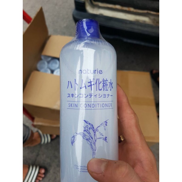 Toner ý dĩ se khít chân lông kiềm dầu 500ml nội địa trung Naturie