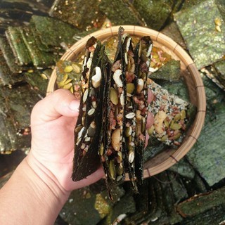 Rong biển kẹp hạt