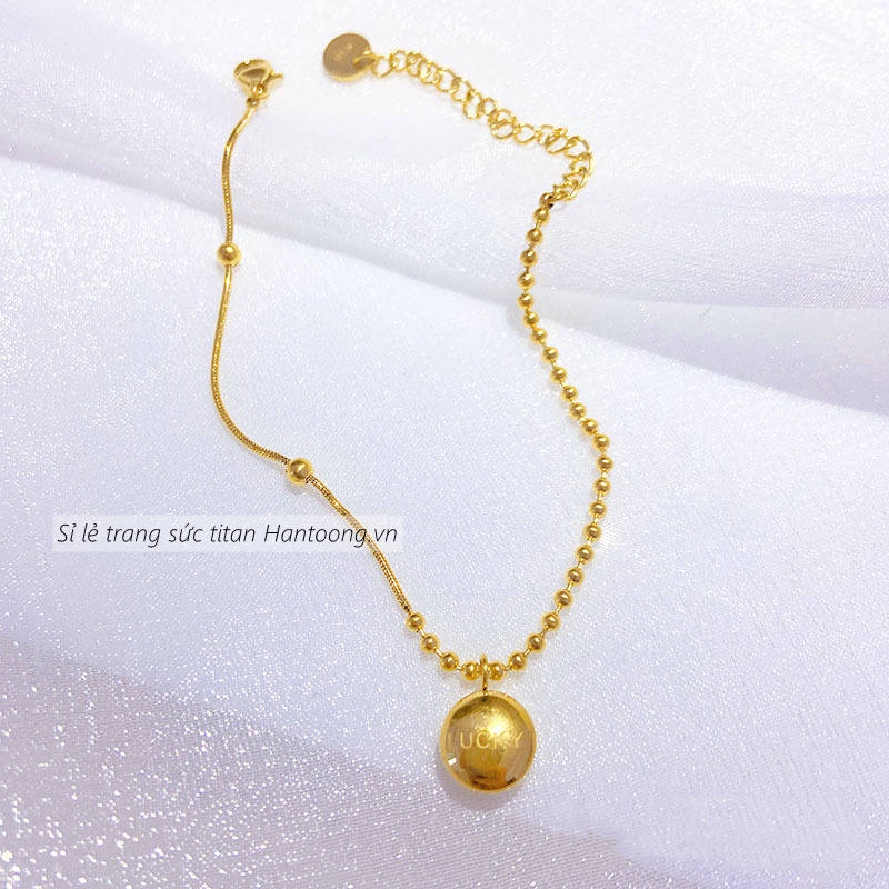 Lắc chân titan không gỉ mặt khắc chữ Lucky mẫu 2023 mới nhẹ nhàng thời trang cho nữ