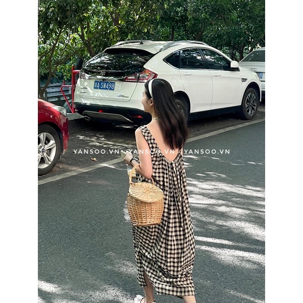 Váy maxi hai dây kẻ đen rút dây sau lưng dáng dài maxi đi biển cực đẹp phong cách Hàn Quốc by YANSOO