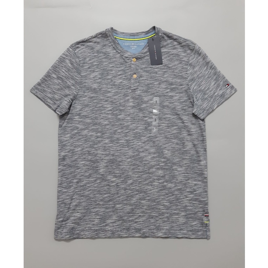 Áo thun nam sọc nhuyễn lạ mắt, cổ tròn, logo thêu tay áo đặc trưng của hãng Tômmỳ, 100% cotton mặc thoáng mát.