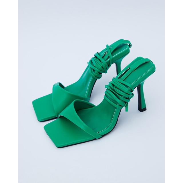 2702 - CAO GÓT AMELIA STRING SANDALS