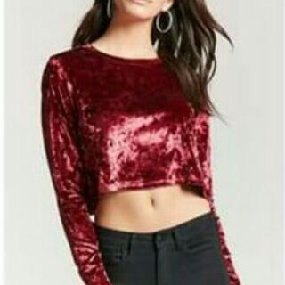 Áo croptop nhung mốc F21