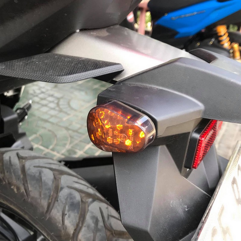 Xi nhan sau xe máy Vario, xi nhan sườn xe winner X kiểu con bọ ngộ nghĩnh