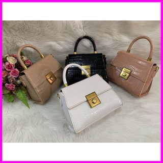 ❤️𝙁𝙍𝙀𝙀𝙎𝙃𝙄𝙋❤️ Túi nữ xách tay CNK khoá vuông PL 345
