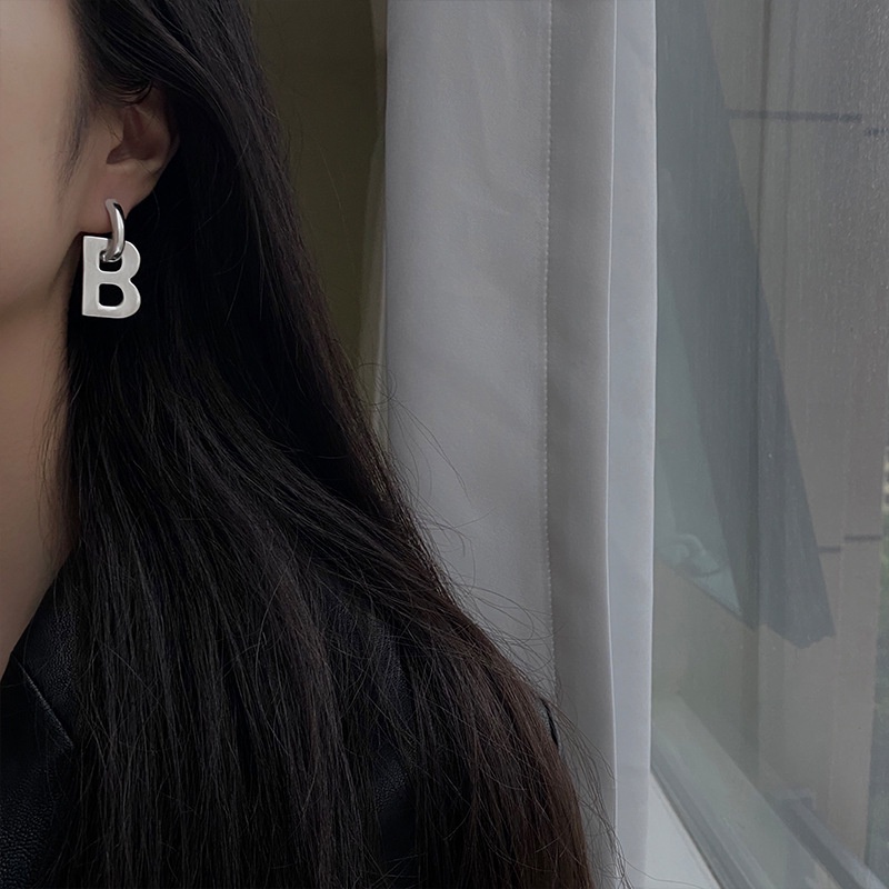 Khuyên Tai Kim Loại Hình Chữ B Đơn Giản Phong Cách Hàn Quốc