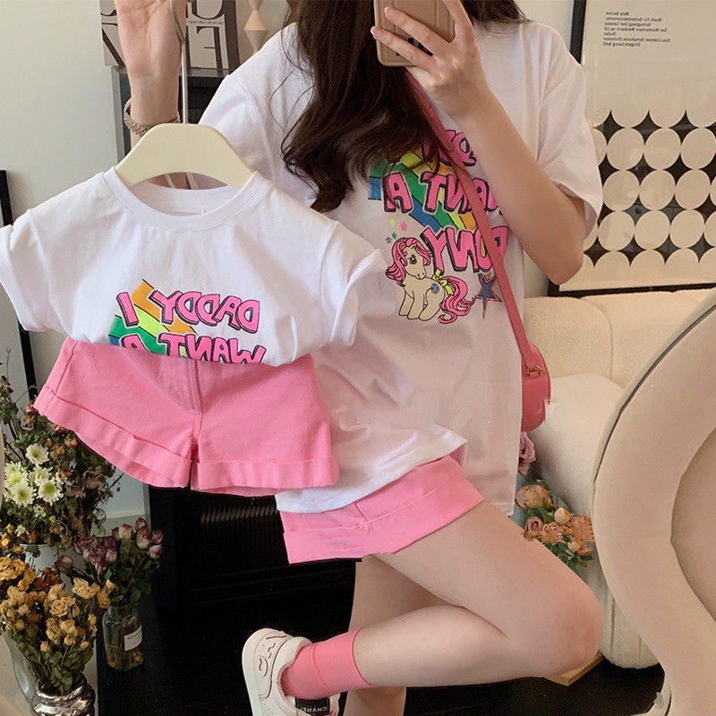 Bộ Áo Thun Cotton + Quần Short Ống Rộng In Chữ Hoạt Hình Phong Cách Phương Tây Thời Trang Mùa Hè Hàn Quốc 2022 Cho Mẹ Và Bé