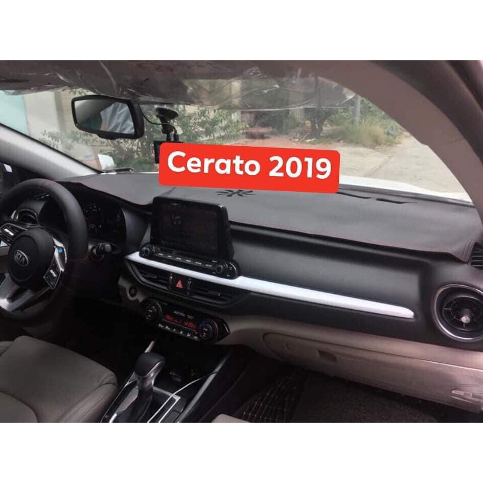 Thảm taplo da vân carbon cao cấp Cerato (Cerato/ K3 2016-2018: Cerato 2019-2021)