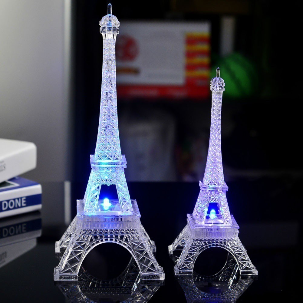 Tháp Eiffel Có Đèn Led Phát Sáng