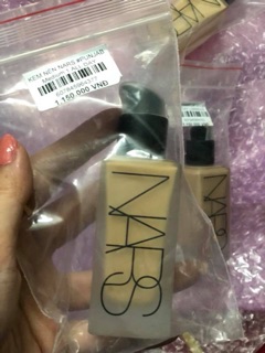 Kem nền Nars All day Luminous Foundation