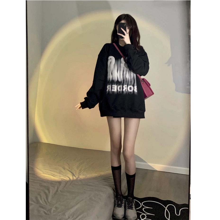 Áo Hoodie Dáng Rộng Màu Đen Dài Vừa Phải Ngọt Ngào Dễ Phối Đồ Cho Nữ