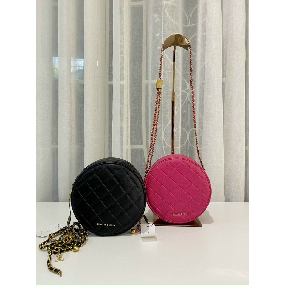 Túi ví tròn Quilted Circle Bag Cluch Túi Charles & Keith đeo vai nữ thiết kế sang trọng tinh tế phiên bản mới nhất 2021