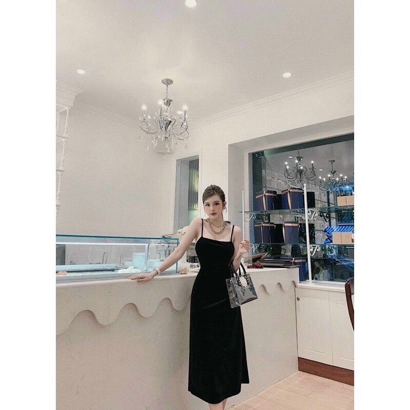 Đầm 2 dây nhung dài hở lưng sexy bao chất CCSR