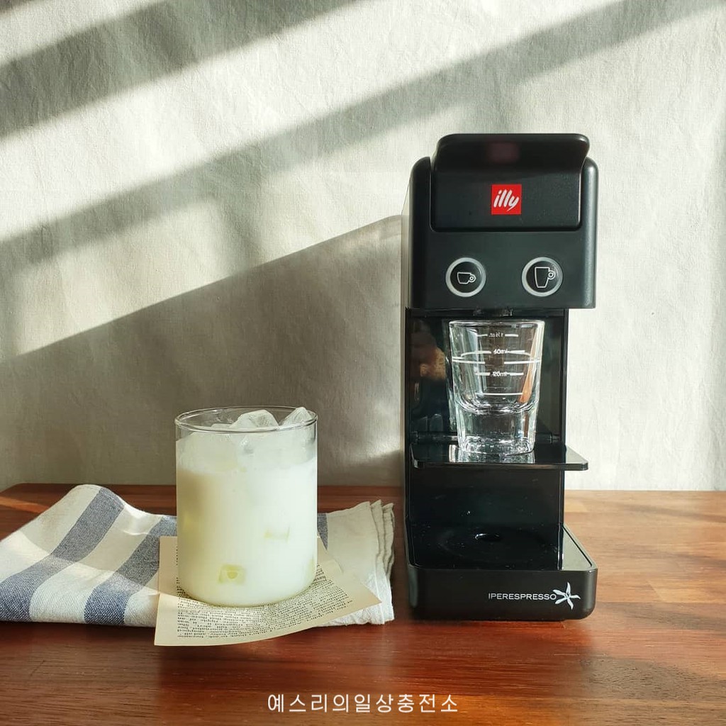 Máy pha cà phê viên nén ILLY Y3.3 kèm ly illy Espresso chính hãng Hàn Quốc | illy Y3.3 Coffee machine capsule Korea
