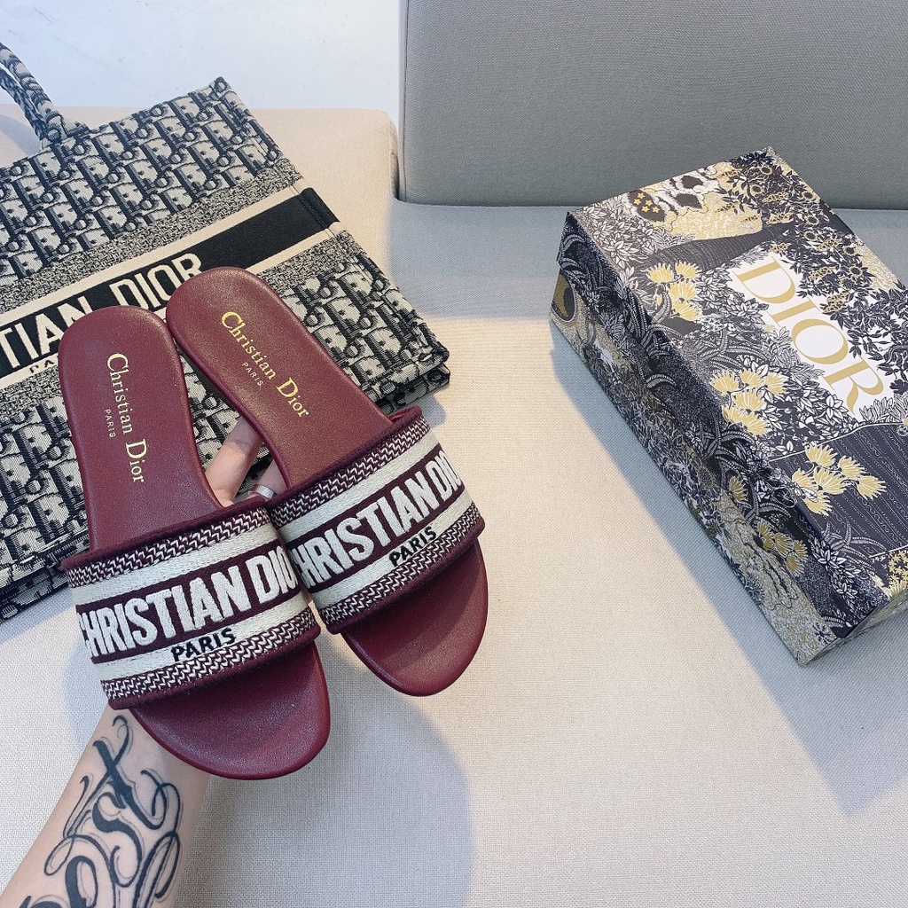 Xăng đan Đế Bằng Cổ Điển Không Có Hộp Cho Nữ