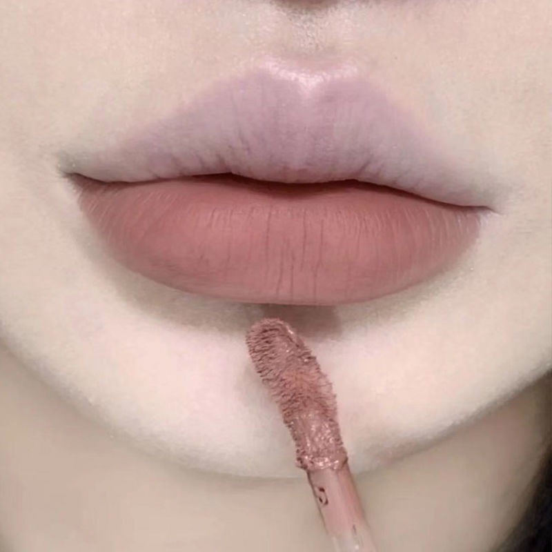 Son Kem Lì Hai Công Dụng Trang Điểm Xinh Xắn