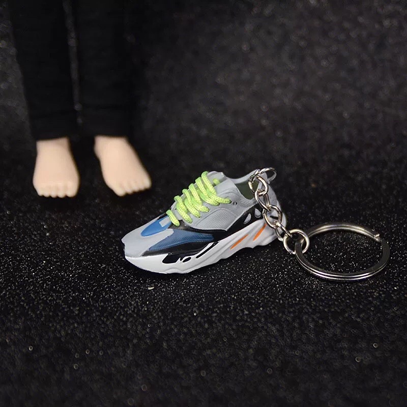 Móc khoá sneaker 3D,mô hình giầy mini "Yeezy 700" tỉ lệ 1:6 cao cấp