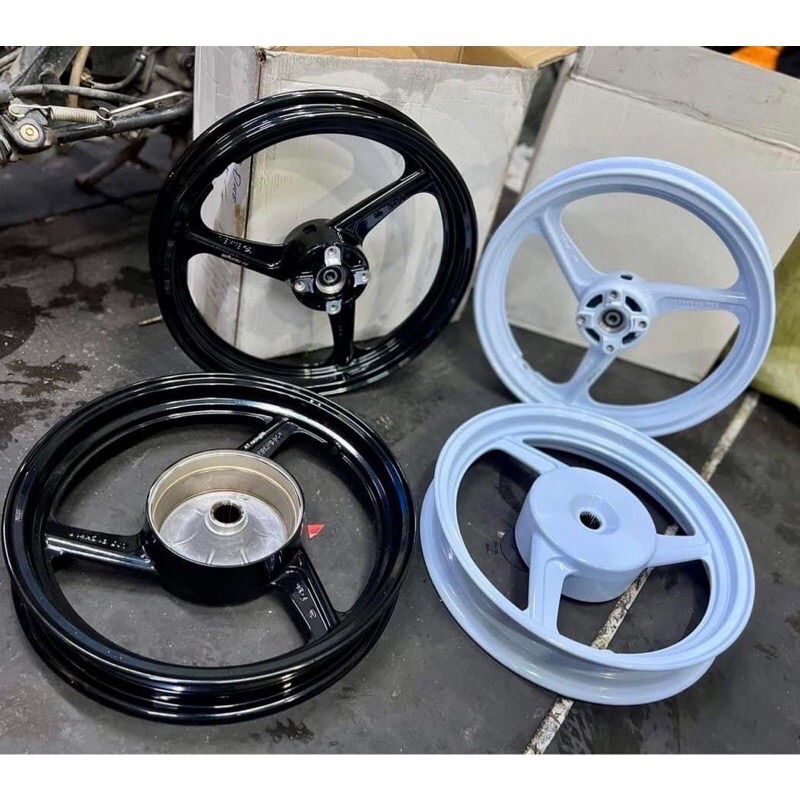 Mâm 3 Đao ATracing Vario. 2 màu trắng đen.