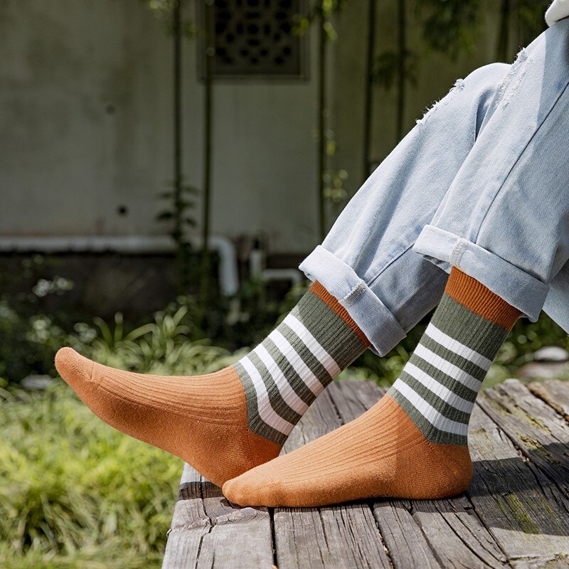 Casual Stripe Crew Socks Men Cotton Sports Street Hosiery Basketball Athletic Socks Thick Winter Long Socks Fashion