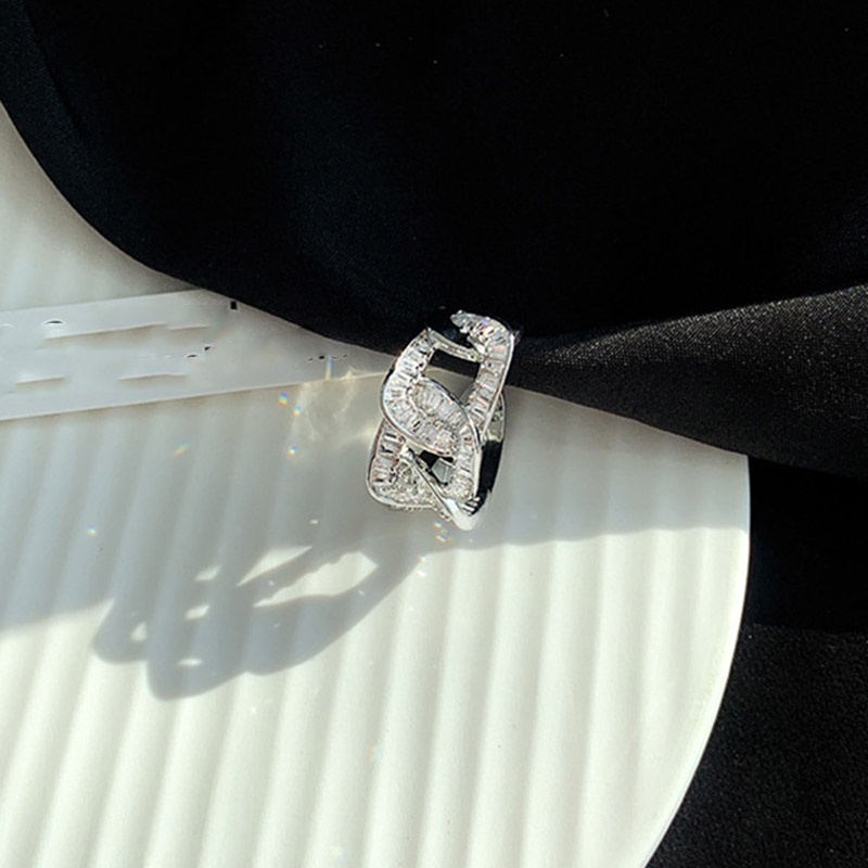 Nhẫn Đeo Tay Đính Đá Zircon Sang Trọng